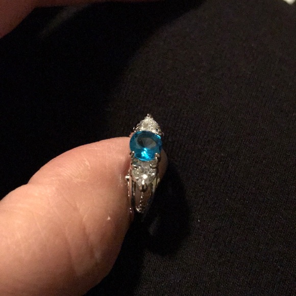 Ring size 7 - Picture 2 of 6